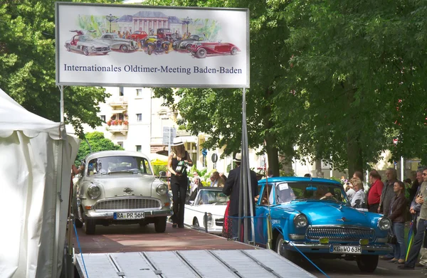 Baden-Baden - 13. heinäkuuta 2012: Vanhan auton kansainvälinen näyttely — kuvapankkivalokuva