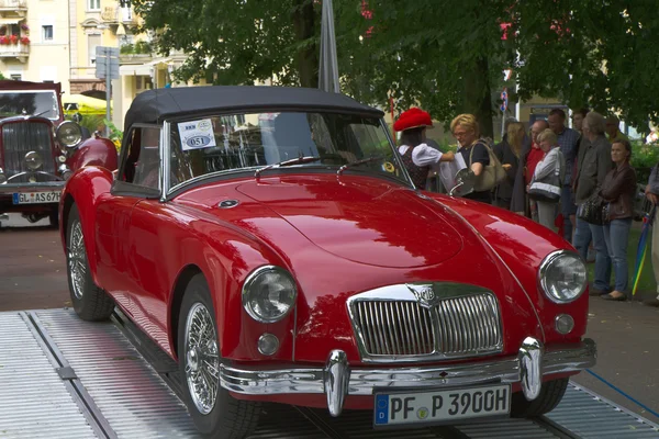 Baden-Baden-13 lipca 2012: Międzynarodowa wystawa starych samochodów — Zdjęcie stockowe
