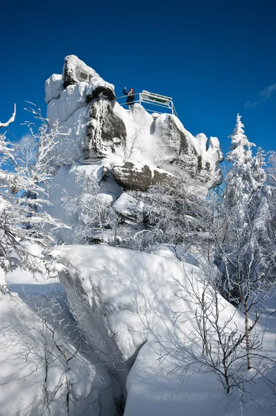 Вид на точку скалы на горе Щелинец — стоковое фото