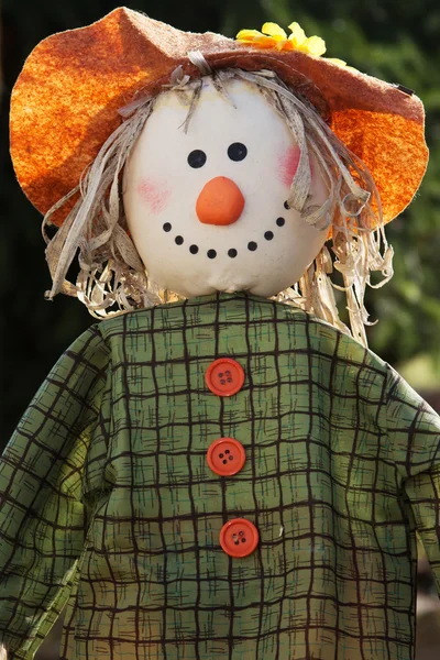 Scarecrow in the garden — Stock Photo, Image