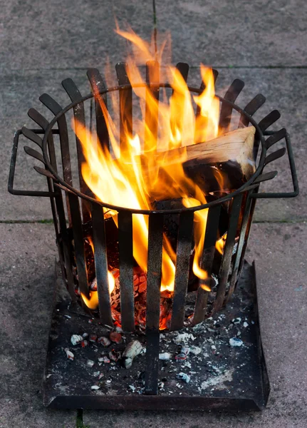 Burning fire basket — Stock Photo, Image