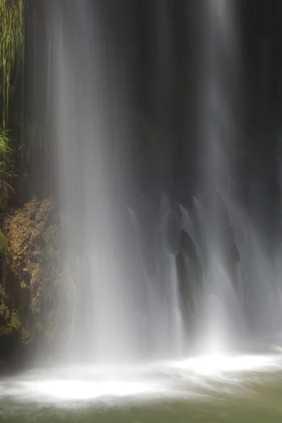Wasserfall des monasterio de piedra, nuevalos, zaragoza, spanien — Stockfoto