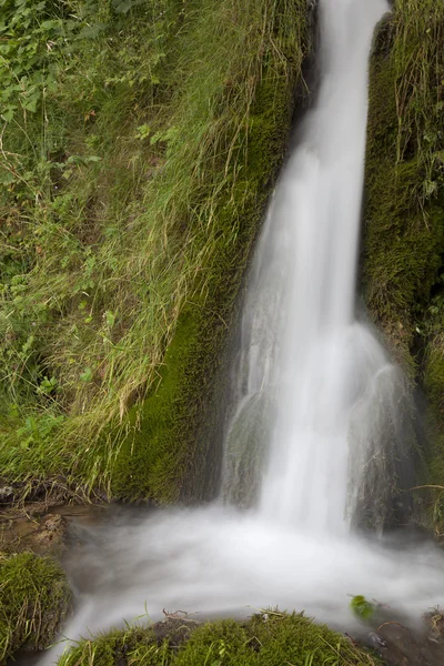 Wasserfall, aguas candidas, burgos, castilla y leon, spanien — Stockfoto