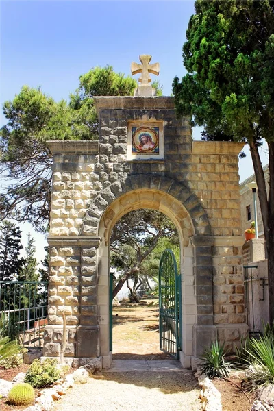 Vchod do Karmelitský klášter — Stock fotografie