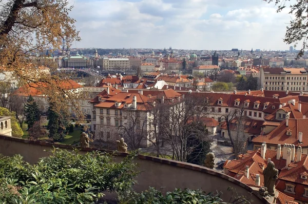 Pohled ze střechy staré Prahy — Stock fotografie