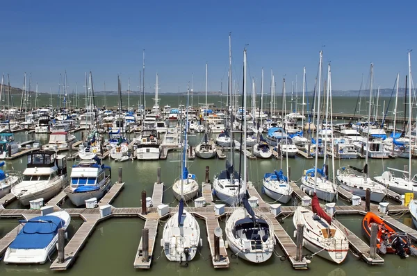 Yachts in San Francisco marina — Stock Photo, Image