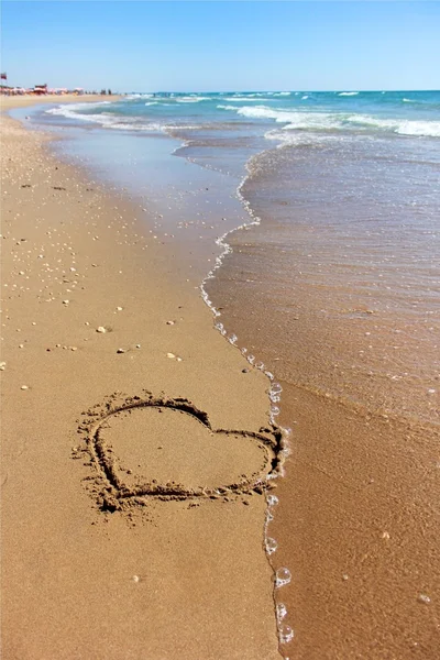 O coração na areia — Fotografia de Stock