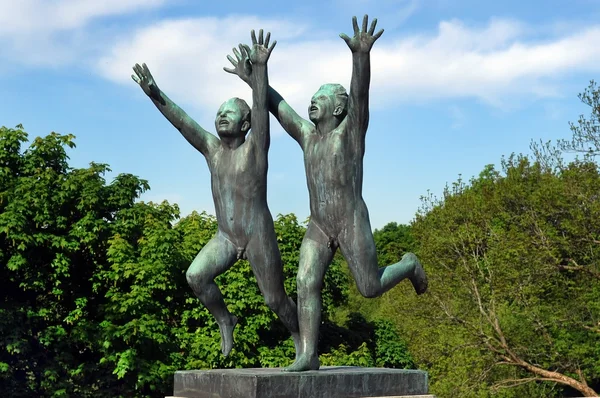 雕塑的奥斯陆维格兰公园中的儿童 — 图库照片