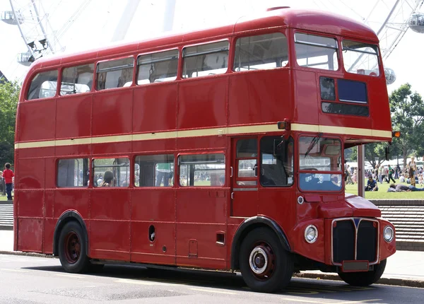 ロンドンのバス — ストック写真