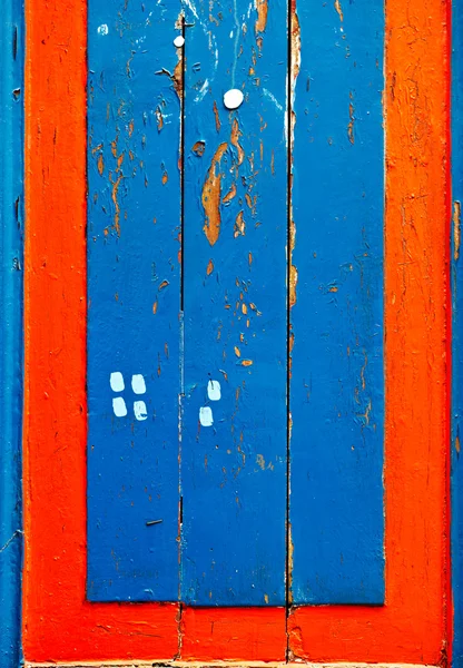 Blauwe en rode houten plank timmerhout. — Stockfoto