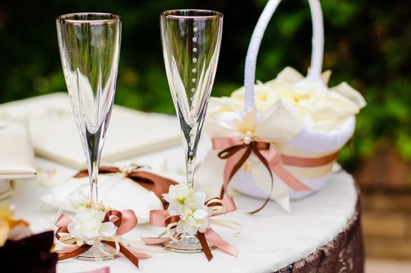 Wedding wineglasses — Stock Photo, Image