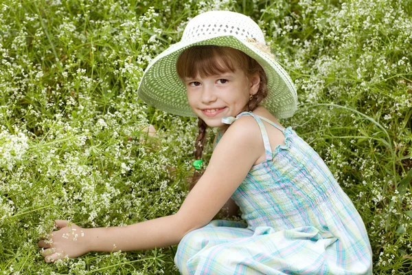 Pretty girl in the hat — Stock Photo, Image