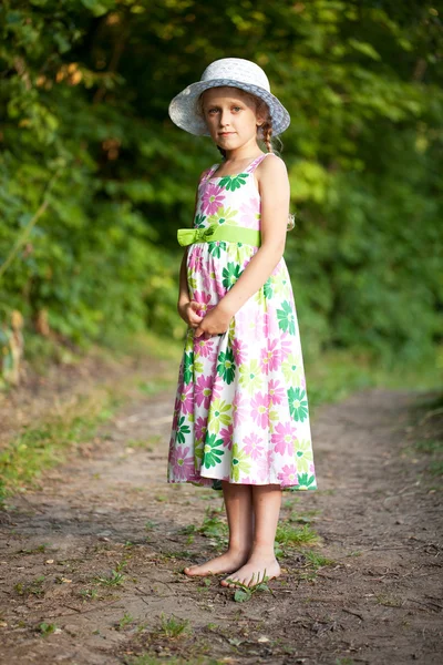 Menina de chapéu — Fotografia de Stock
