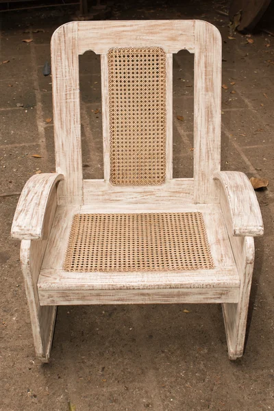 Cadeira velha caned — Fotografia de Stock
