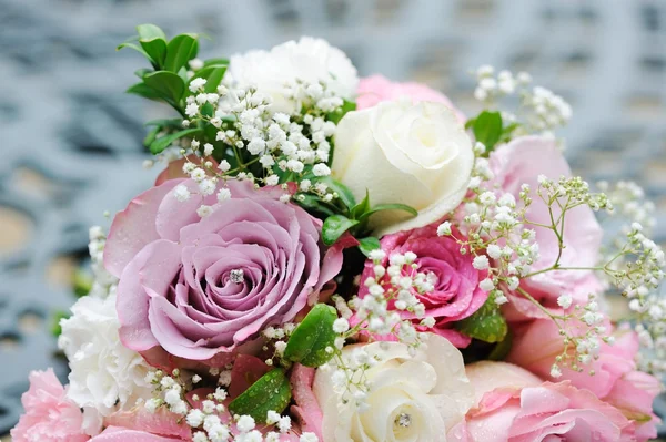 Brides pink bouquet — Stock Photo, Image