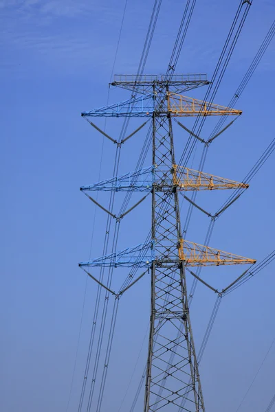 高圧電力線 — ストック写真