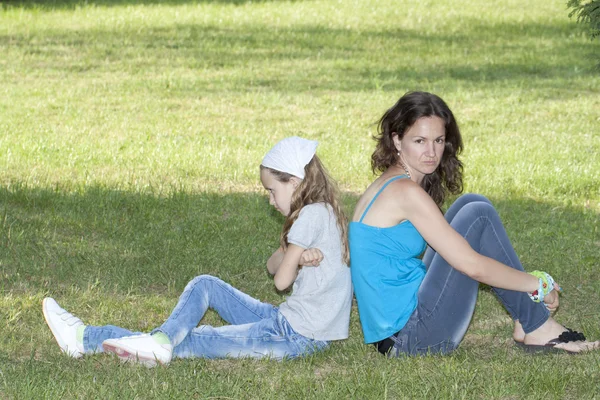 Triest moeder en dochter — Stockfoto