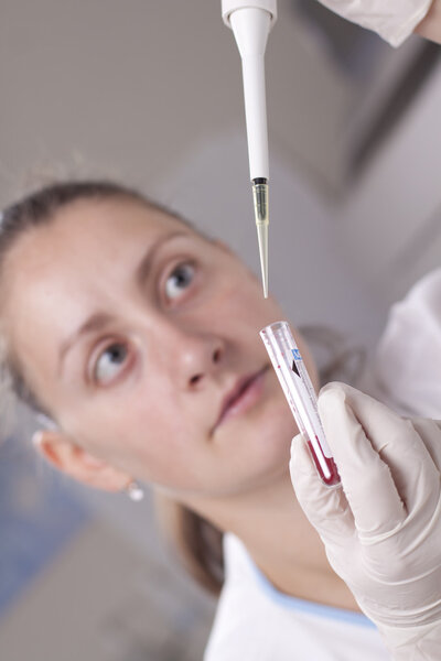 Micro pipette with blood