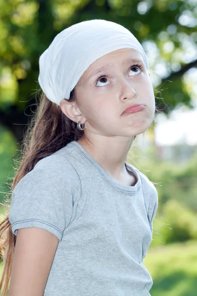 Menina que parece triste — Fotografia de Stock