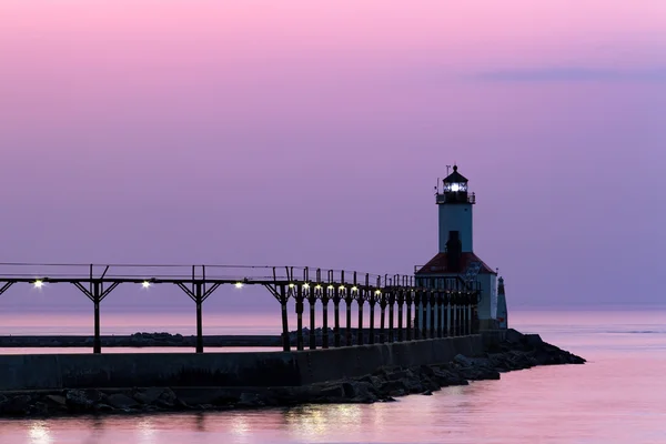 Michigan city ljus på twilight — Stockfoto