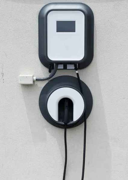 Wall mounted power point charger for electric vehicle — Stock Photo, Image