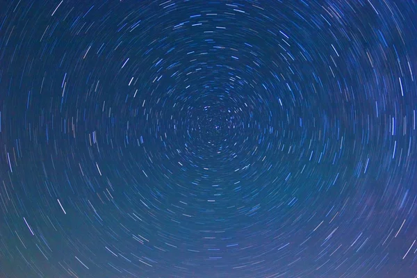 Kuzey Kutup yıldızı rayları — Stok fotoğraf