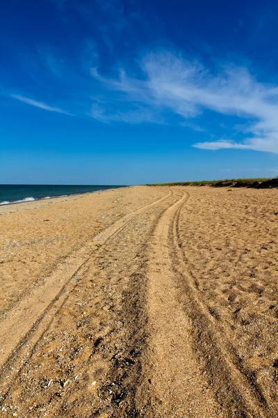 Larga playa de arena — Foto de Stock