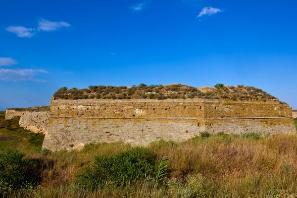 Velhas ruínas da fortaleza — Fotografia de Stock