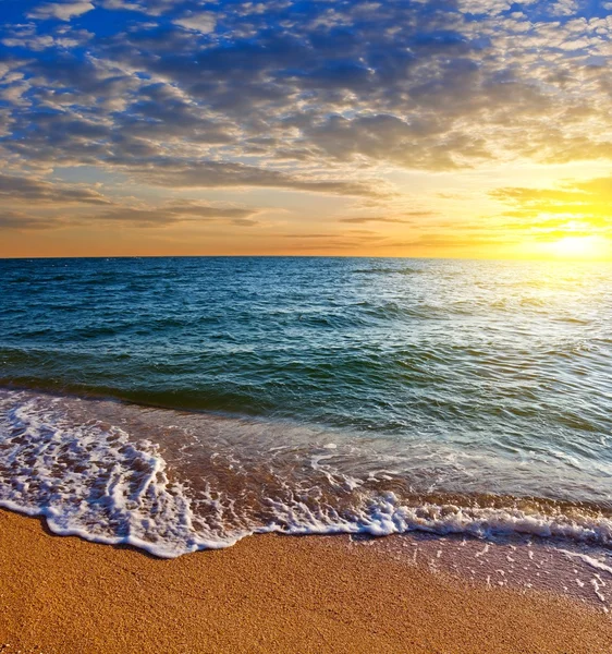 Nascer do sol em um mar — Fotografia de Stock