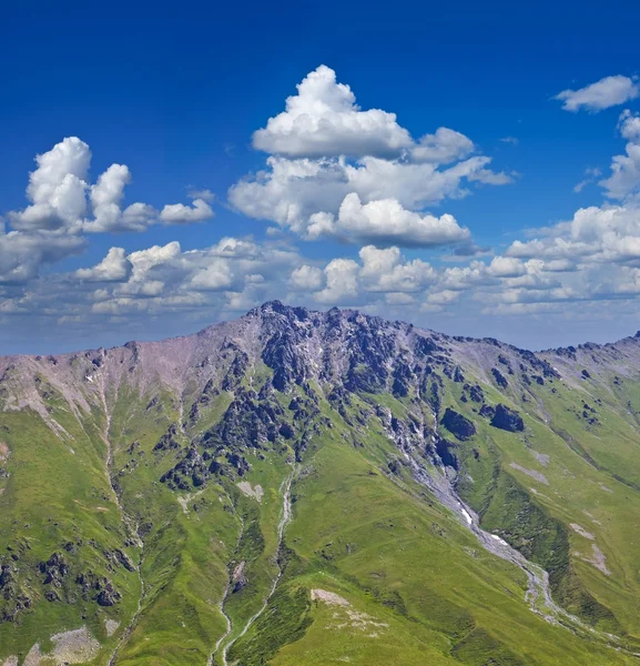 Montañas verdes paisaje —  Fotos de Stock
