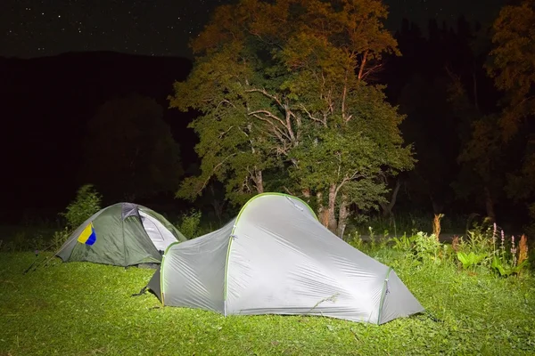 Campeggio turistico notturno — Foto Stock