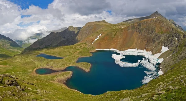 Beautiful mountain valley panorama — Stock Photo, Image