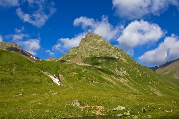 Góra scena Kaukazu Rosji — Zdjęcie stockowe