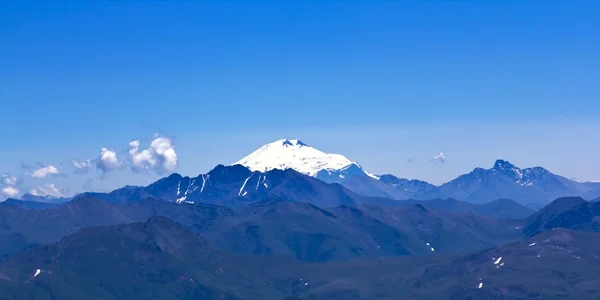 Mount elbrus — Stockfoto