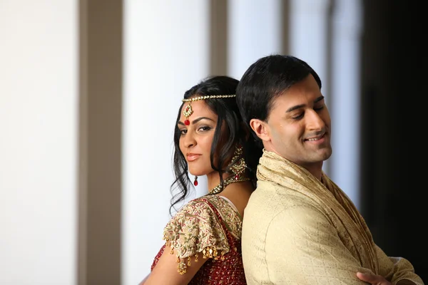 Casal indiano bonito — Fotografia de Stock