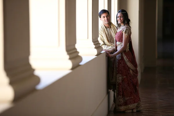 아름 다운 인도 커플 — 스톡 사진