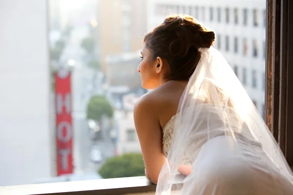 Bride in Reflection — Stock Photo, Image