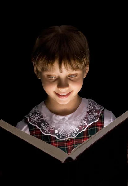 Kind liest das Buch. Bildung — Stockfoto