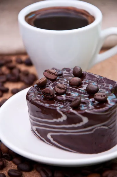 喝杯咖啡和巧克力蛋糕 — 图库照片