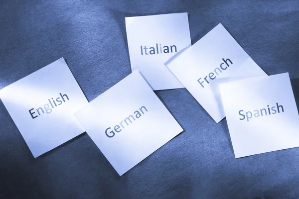 Karty s různými jazyky — Stock fotografie