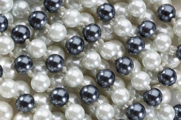 Corde de perles noires et blanches — Photo