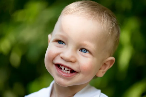 Bambino sorridente — Foto Stock