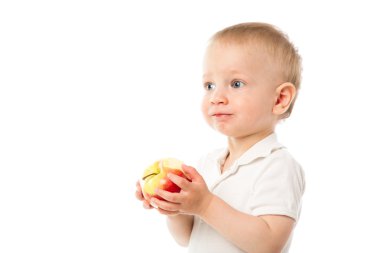 Kırmızı elma ile çocuk