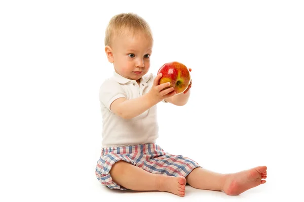 Kırmızı elma ile çocuk — Stok fotoğraf