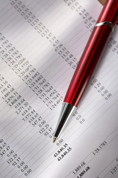 Provozní rozpočet a pero — Stock fotografie