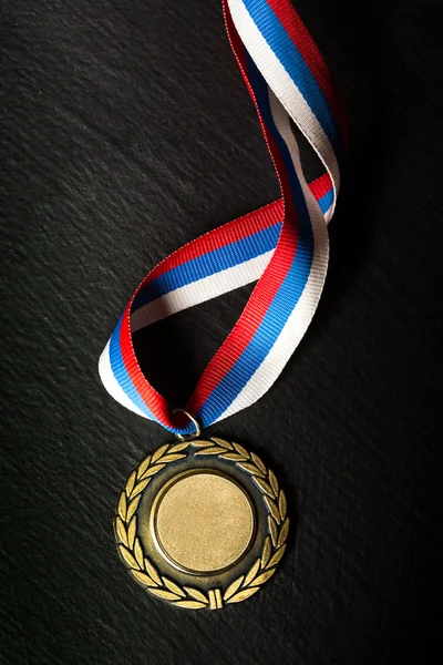 Kovové medaile trikolorní stužkou — Stock fotografie