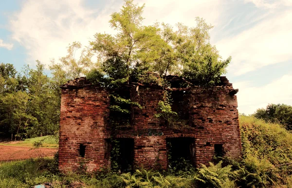 Abandoned Rural Building — 图库照片