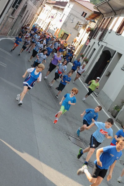 I bambini corrono — Foto Stock