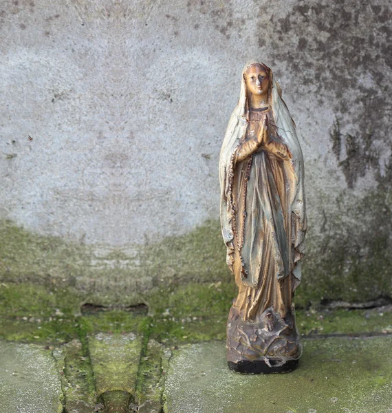 Παλιά άγαλμα της Παναγίας — Φωτογραφία Αρχείου