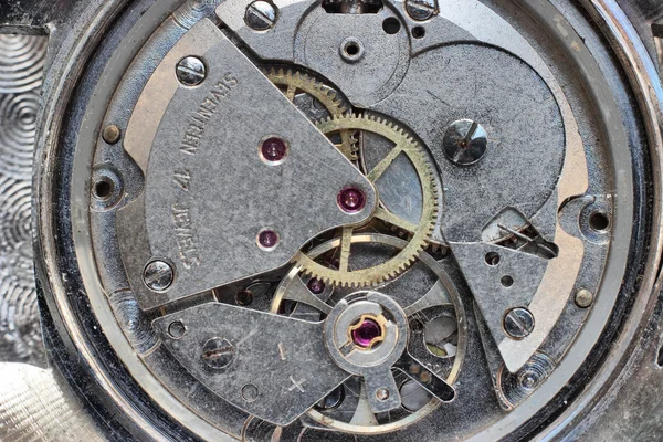 Vecchio orologio in acciaio — Foto Stock